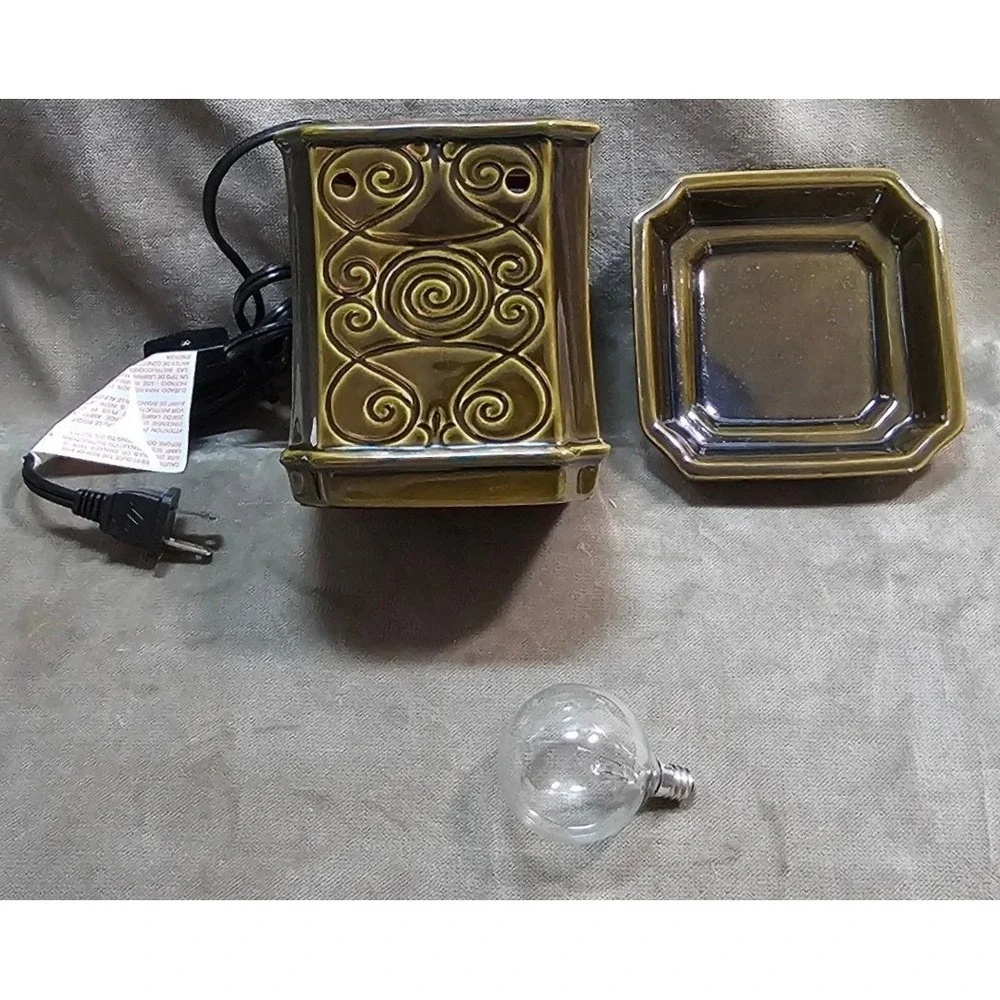 Scentsy Porta Full Size Warmer Olive Green Glazed Ceramic Scroll DSW-PORT NIB